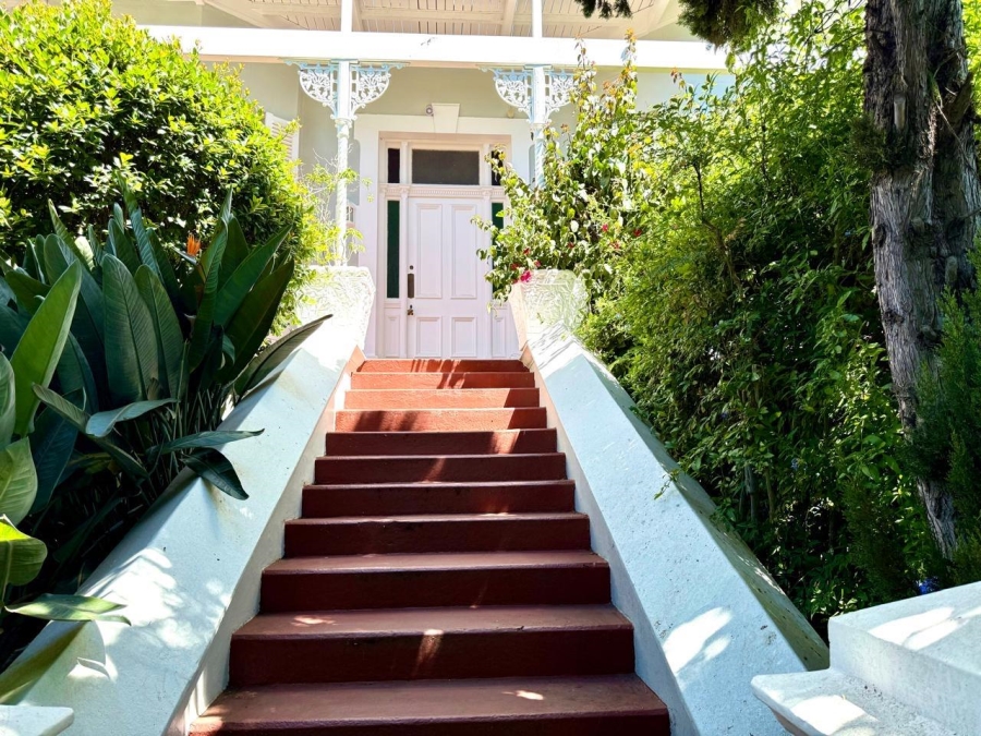 To Let 2 Bedroom Property for Rent in Green Point Western Cape